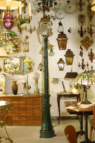 150-5042Stehlampe garden.jpg (37617 octets)